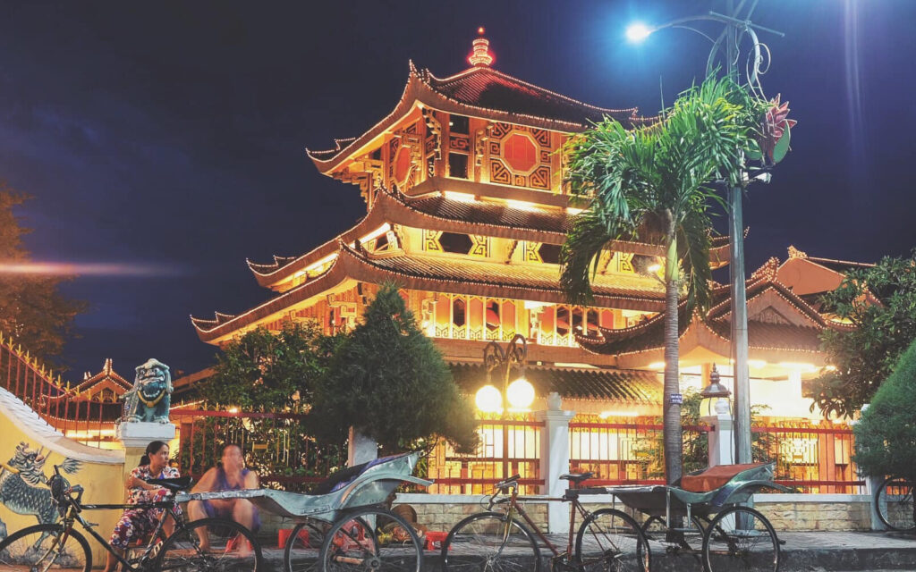 chùa bà châu đốc