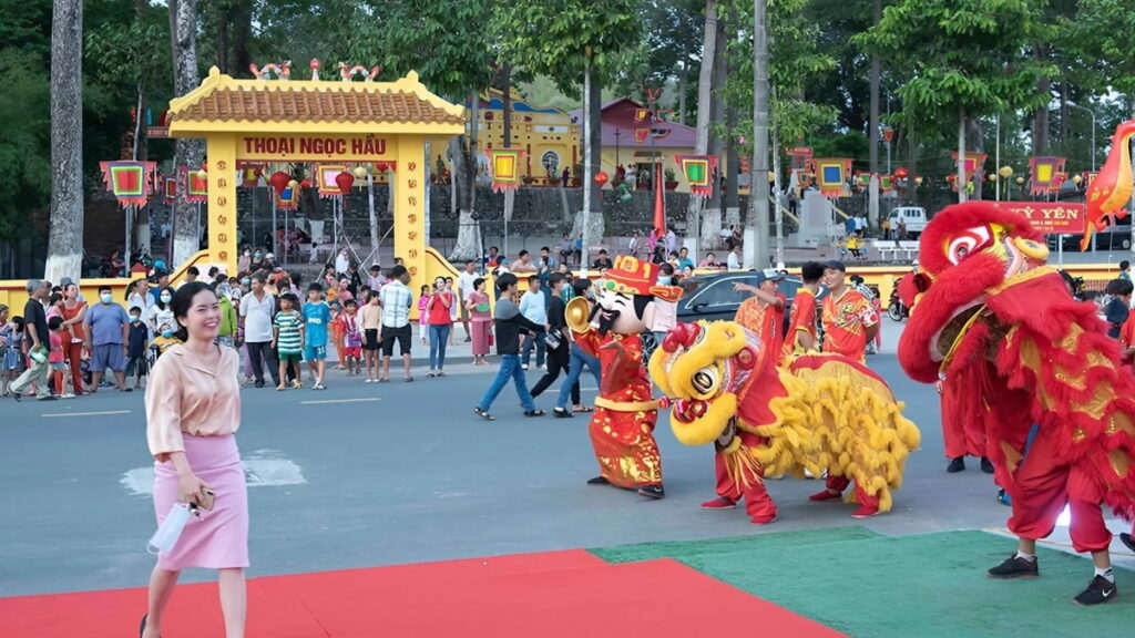 le-hoi-an-giang-4