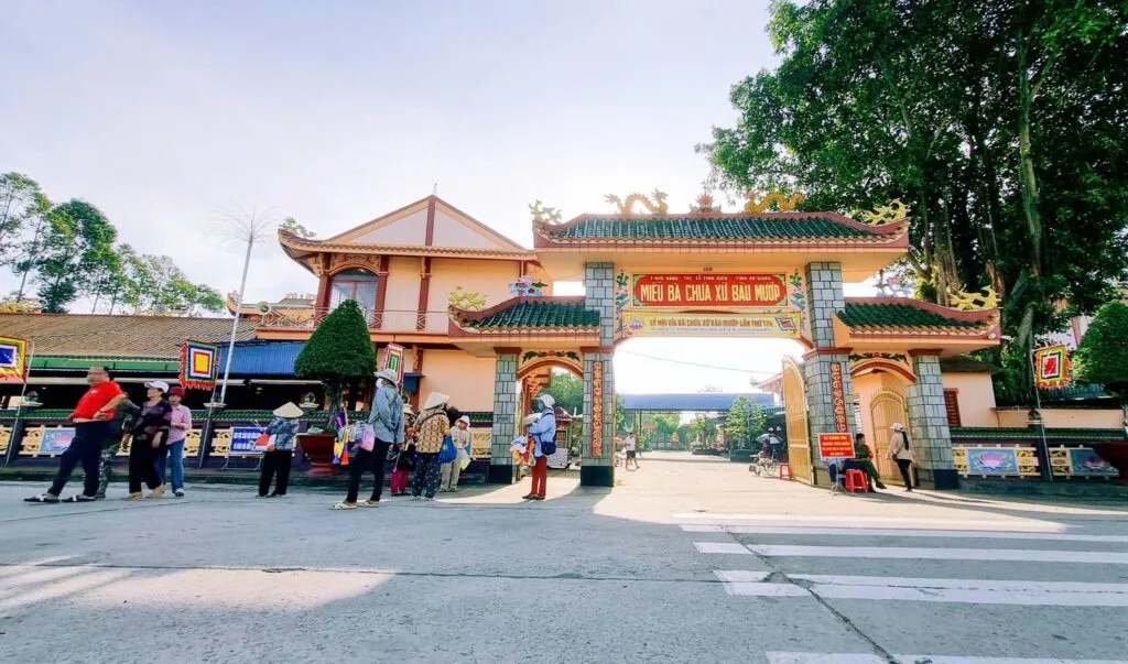 miếu bà chùa xứ